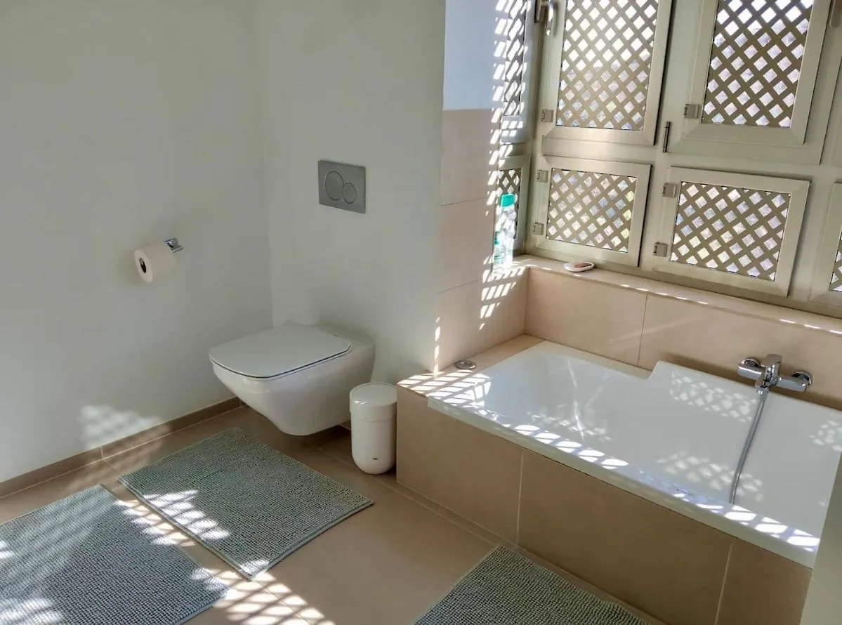 Modern Oasis With Two Terraces Appartement Palm-mar Spanje
